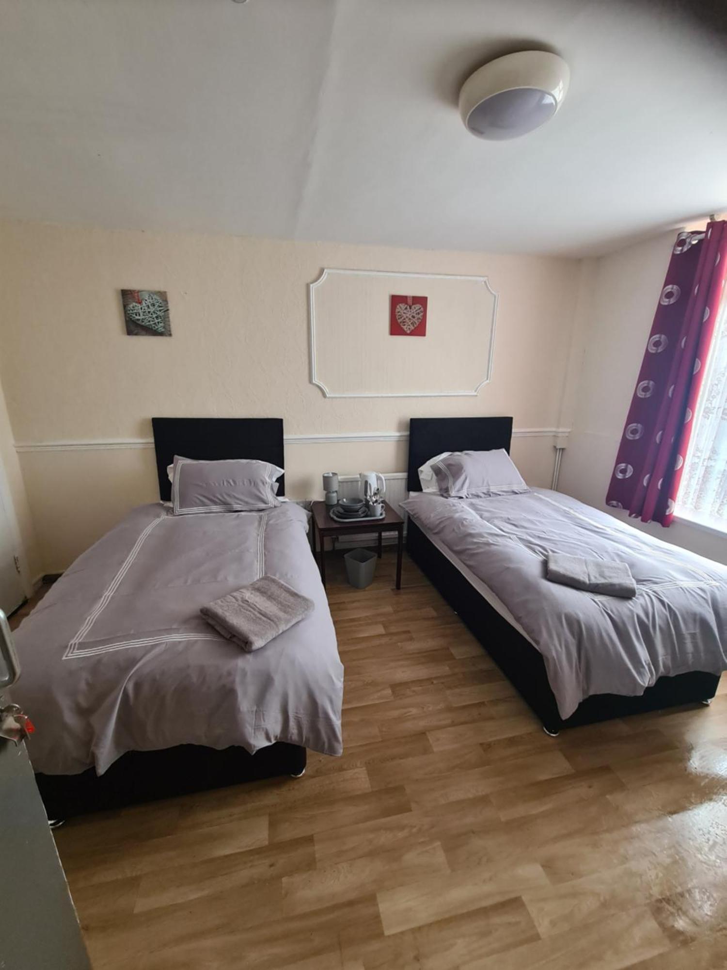 Tredegar Arms Budget Guesthouse For Walkers/Cyclists/Contractors/Traveler Мертир-Тидвилл Номер фото